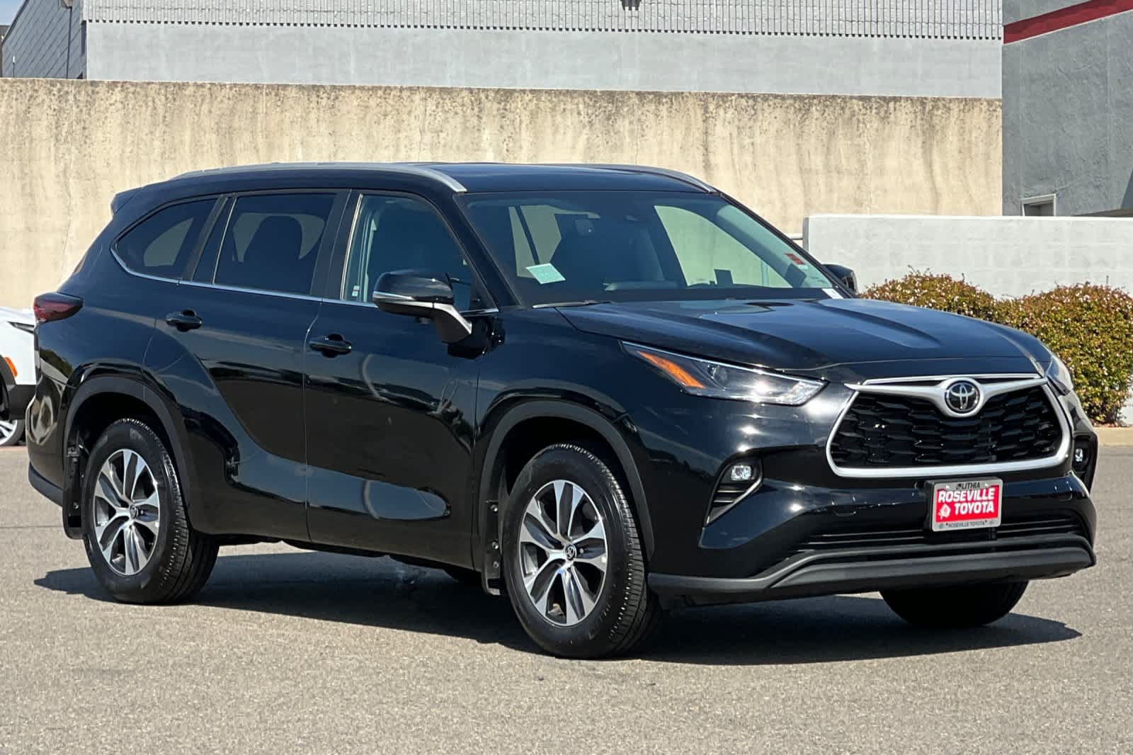 Certified 2026 Toyota Highlander XLE AWD/4WD image 5