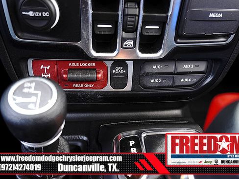 Used 2024 Jeep Gladiator Sport AWD/4WD image 25