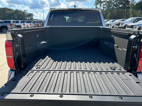 Used 2024 Toyota Tacoma TRD Sport AWD/4WD image 7