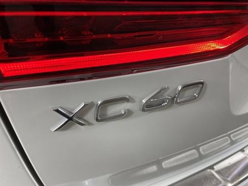 Certified 2025 Volvo XC60 T8 Plus w/ Protection Package Premier AWD/4WD image 20