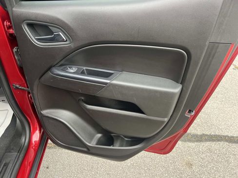 Used 2021 Chevrolet Colorado LT image 16