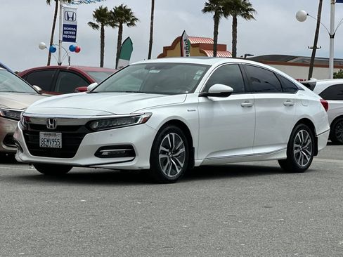 Used 2018 Honda Accord Touring image 7