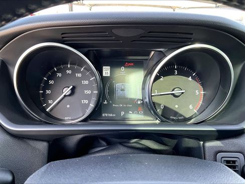 Used 2017 Land Rover Range Rover Sport HSE image 25