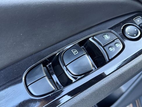 Used 2023 Nissan Altima 2.5 SV image 19