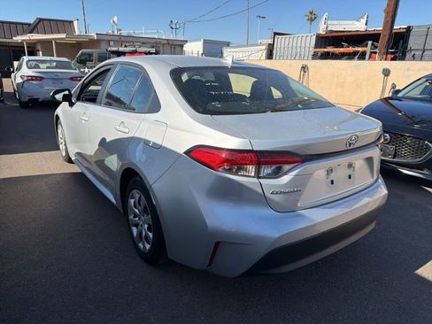 Used 2023 Toyota Corolla LE image 4