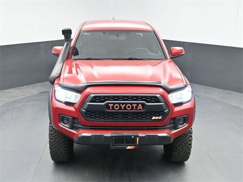 Used 2017 Toyota Tacoma TRD Off-Road w/ Tow Package (A/T) image 35
