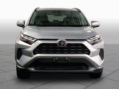 Used 2025 Toyota RAV4 XLE w/ Weather Package AWD/4WD image 4