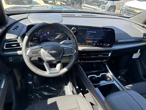 New 2026 Chevrolet Traverse LT w/ Driver Confidence Package image 9