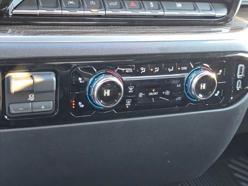 New 2026 GMC Sierra 1500 Elevation image 11