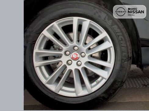 Used 2020 Jaguar F-PACE Prestige image 20