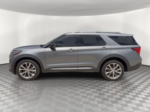Used 2025 Ford Explorer Platinum w/ Ultimate Package AWD/4WD image 2