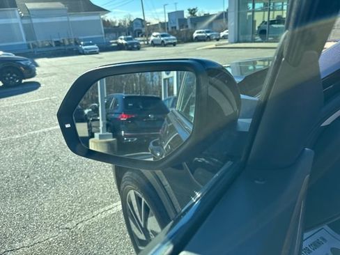 Certified 2025 Volkswagen Atlas SE image 15