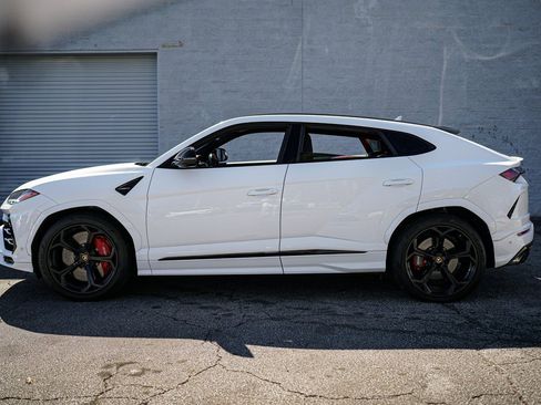 Used 2021 Lamborghini Urus image 9