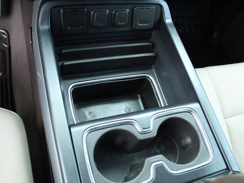 Used 2018 Chevrolet Silverado 1500 LT w/ Texas Edition image 28