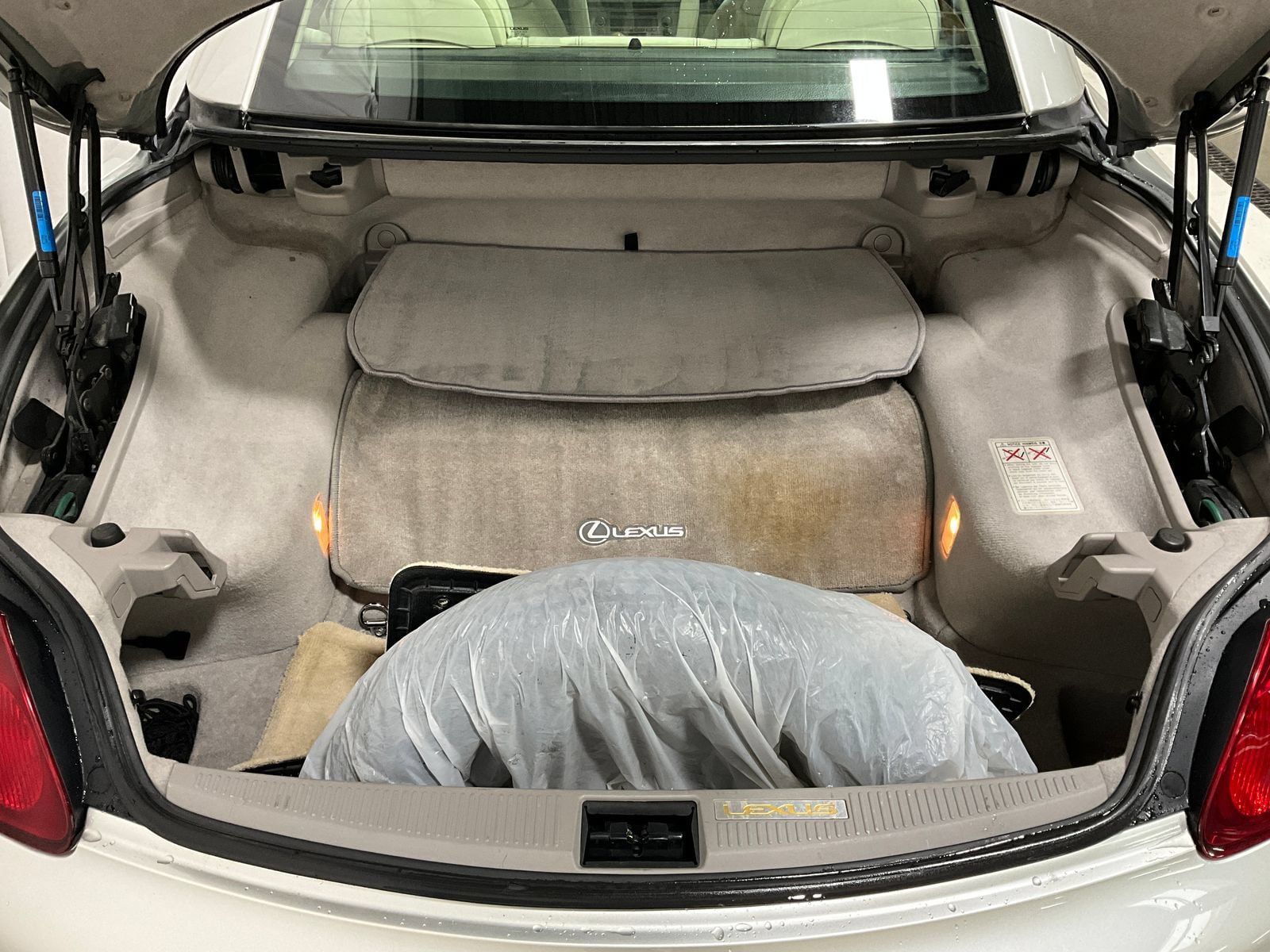 Used 2004 Lexus SC 430 Convertible RWD image 28