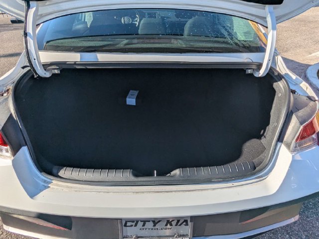 Used 2026 Hyundai Elantra SE FWD image 13