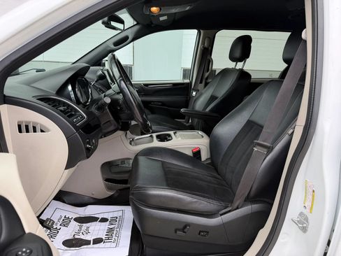 Used 2018 Dodge Grand Caravan SXT FWD image 9