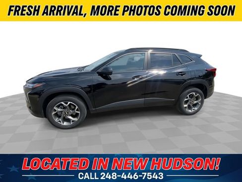 Used 2024 Chevrolet Trax LT w/ Driver Confidence Package FWD image 7
