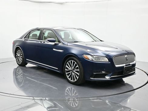 Used 2017 Lincoln Continental Select w/ Climate Package image 3