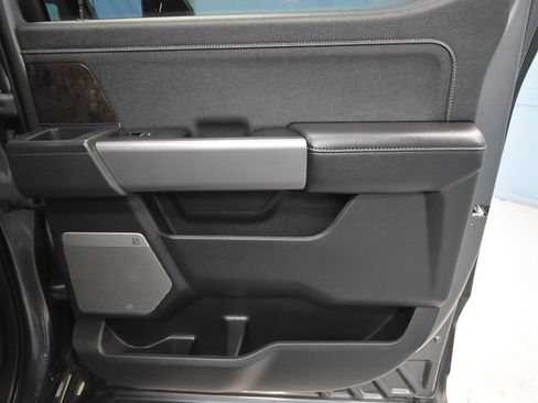 Used 2023 Ford F250 Lariat w/ Tremor Off-Road Package image 31