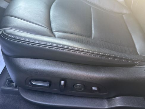 Used 2020 Buick Enclave Avenir w/ Avenir Technology Package image 22