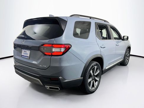 Used 2023 Honda Pilot Elite image 5