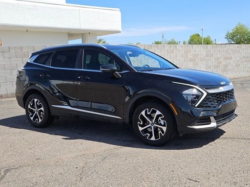 Used 2023 Kia Sportage EX image 2