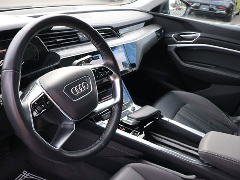 Used 2021 Audi e-tron Premium w/ Towing Package image 9
