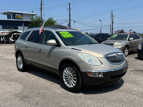 Used 2011 Buick Enclave CXL FWD image 4