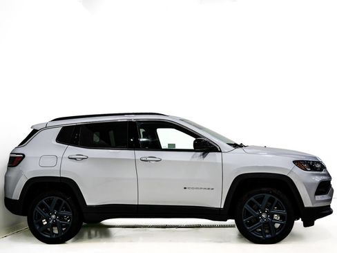 New 2026 Jeep Compass Latitude AWD/4WD image 5