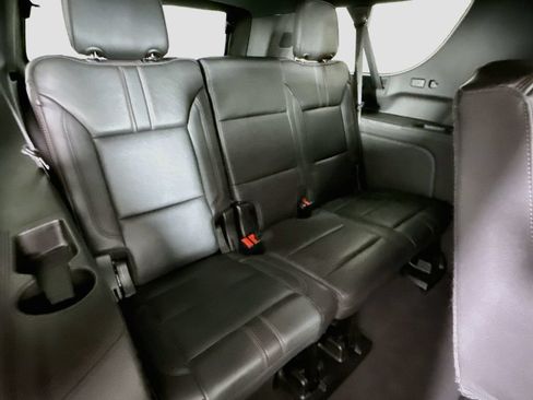 Used 2024 Chevrolet Suburban RST w/ Luxury Package AWD/4WD image 28