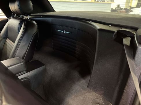 Used 2004 Ford Thunderbird image 12