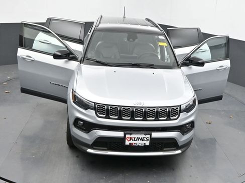 Used 2025 Jeep Compass Limited AWD/4WD image 63
