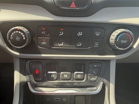 Used 2018 GMC Terrain SLE FWD image 16