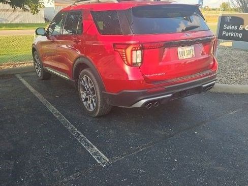 Used 2025 Ford Explorer Platinum w/ Ultimate Package AWD/4WD image 3