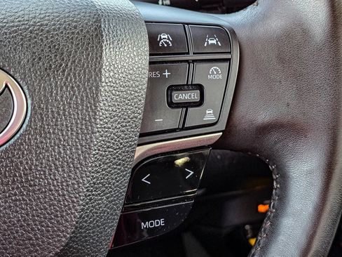 Used 2025 Toyota Camry XLE image 25