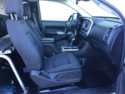 Used 2022 Chevrolet Colorado LT w/ Fleet Safety Package image 16