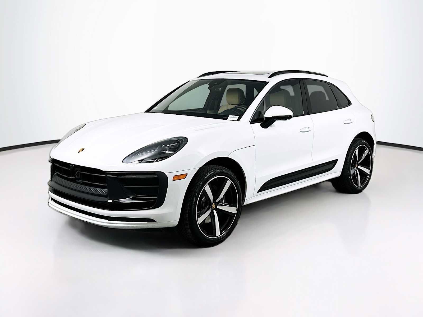 Certified 2026 Porsche Macan AWD/4WD image 1