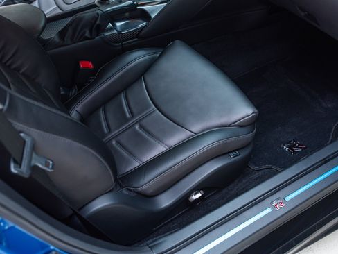 Used 2021 Nissan GT-R Premium AWD/4WD image 35