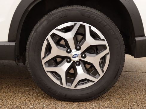 Used 2023 Subaru Forester Premium image 35