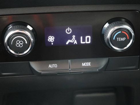 Used 2025 Chevrolet Traverse LT w/ Midnight/Sport Edition AWD/4WD image 23