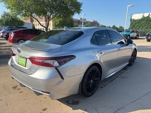 Used 2022 Toyota Camry XSE w/ Cold Weather Package FWD image 5