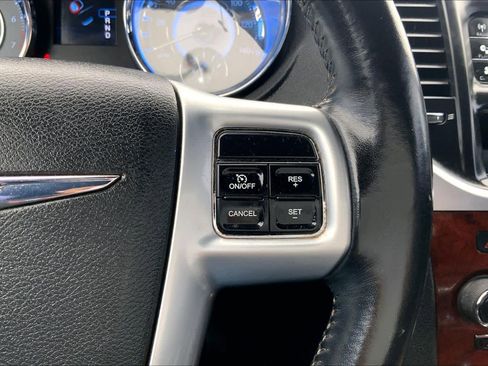 Used 2012 Chrysler 300 Limited image 24