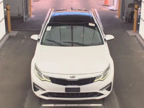 Used 2019 Kia Optima S w/ S Panoramic Sunroof Package FWD image 3