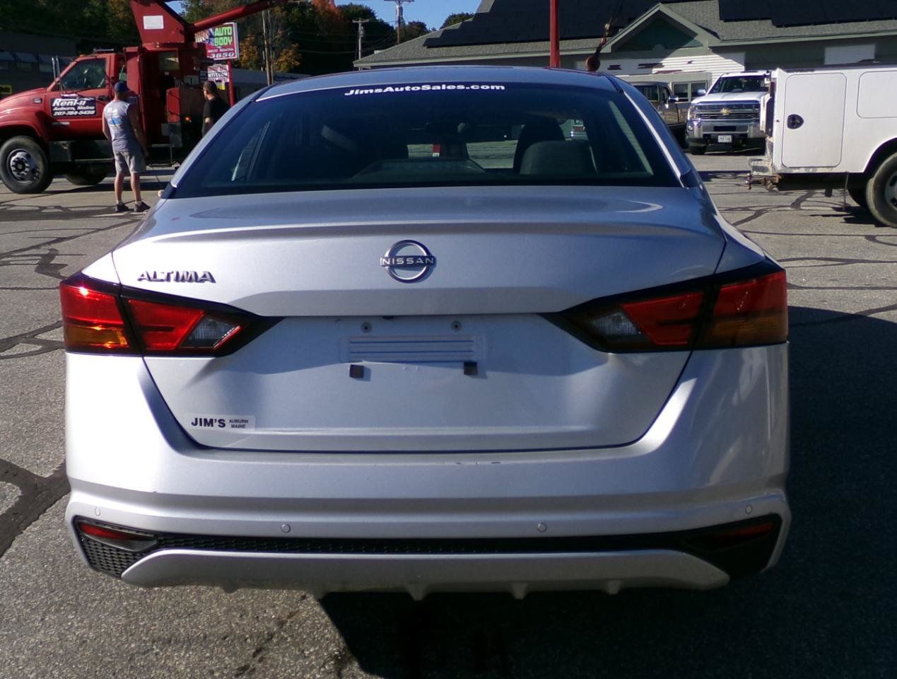 Used 2023 Nissan Altima 2.5 S FWD image 3