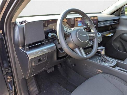 New 2025 Hyundai Kona SEL image 3