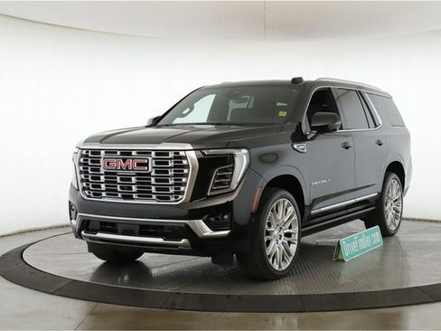 Used 2025 GMC Yukon Denali w/ Denali Reserve Package image 10