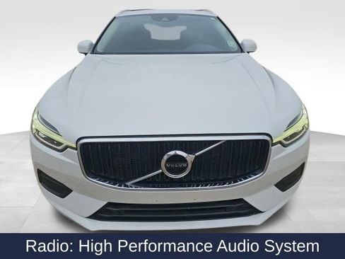 Used 2020 Volvo XC60 T5 Momentum image 2