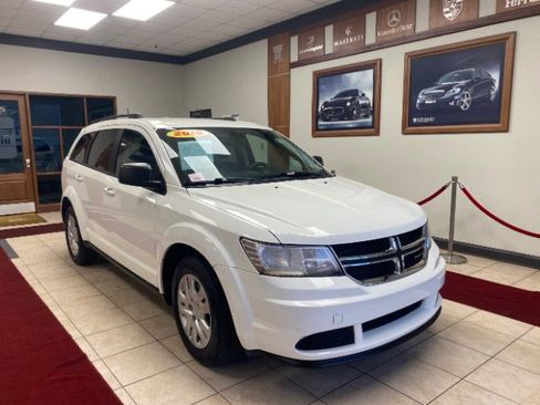 Used 2019 Dodge Journey SE image 8