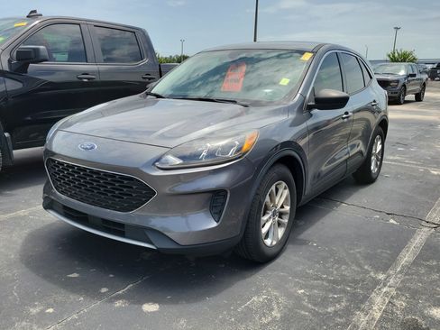 Used 2022 Ford Escape SE w/ Convenience Package FWD image 3